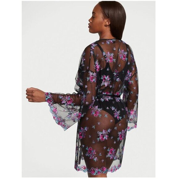 Victoria Secret's Illuminating Blooms Black Lace Trim Robe *missing belt - Picture 2 of 11
